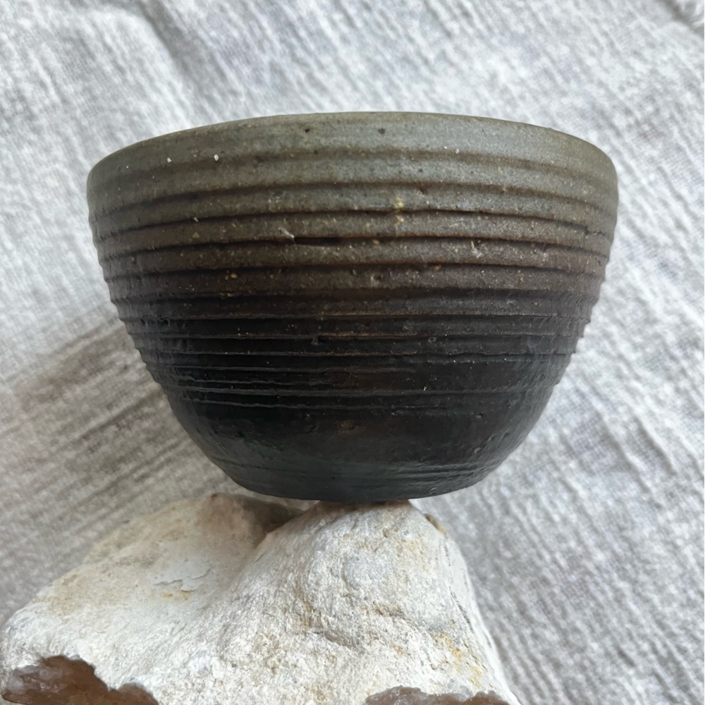 SOLD!! ~ Handmade Studio Art Pottery, Signed by Artist 2” tall - Picture 8 of 14
